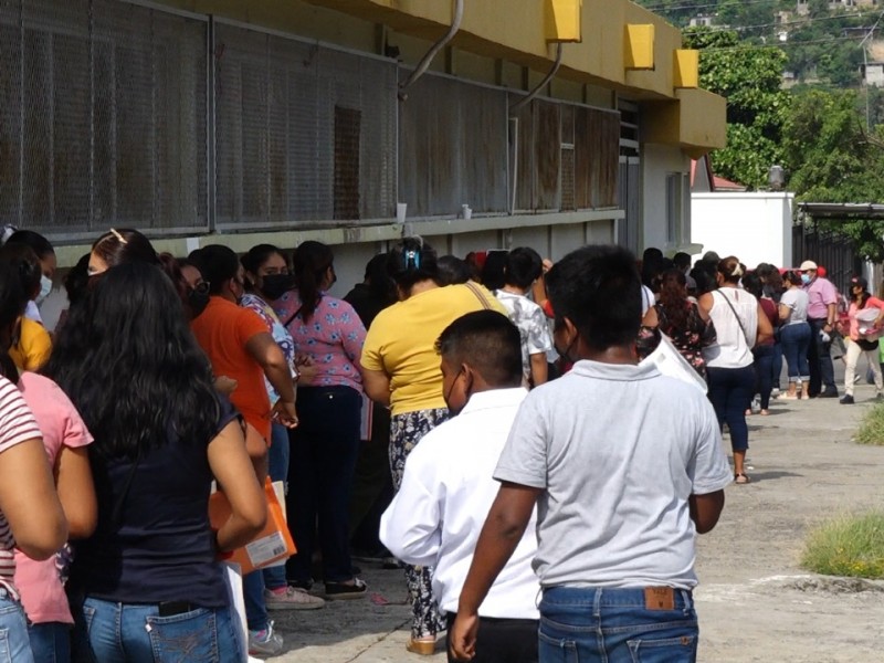 Inicia jornada de vacunación en Salina Cruz; 12-17 años