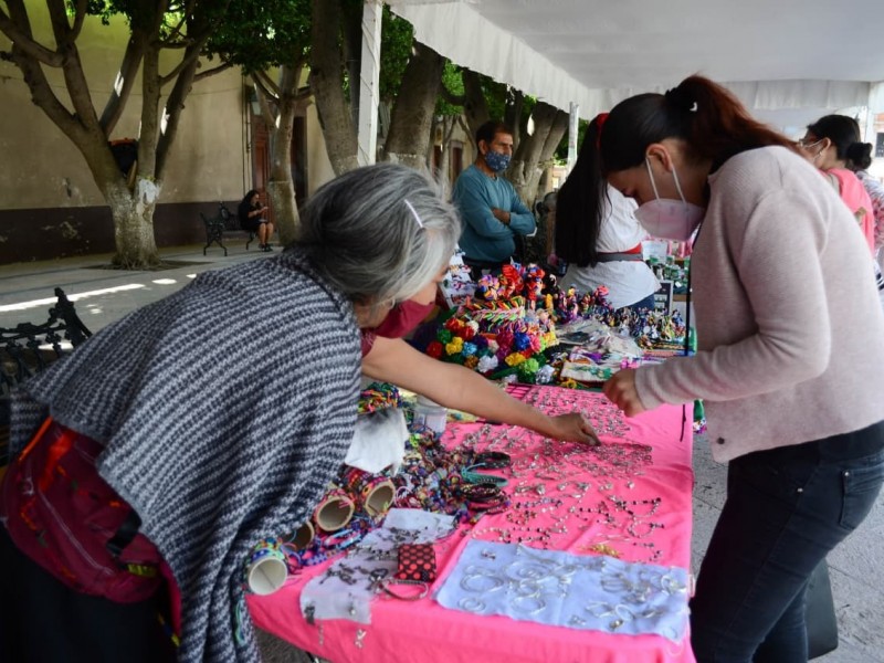 Inicia la Feria Artesanal en el Jardín Guerrero