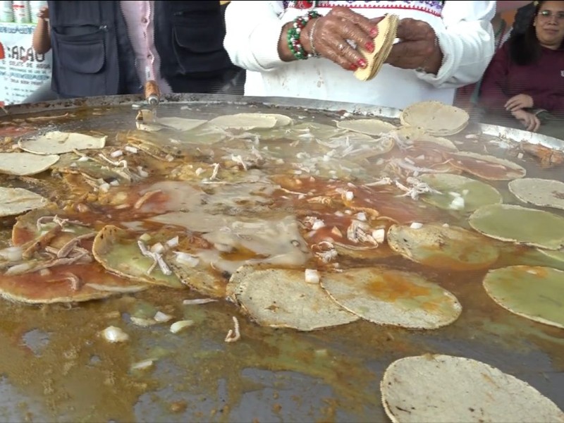 Inicia la feria de la chalupa