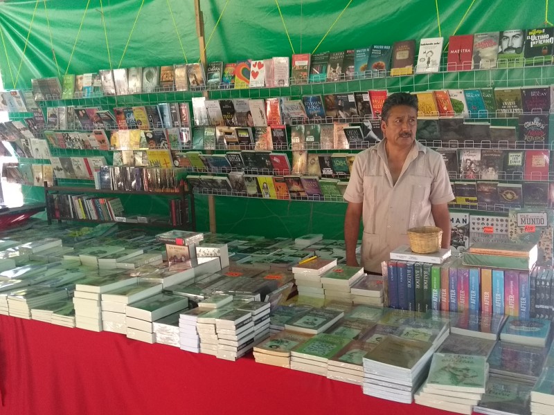 Inicia la Feria de Libro en Juchitán