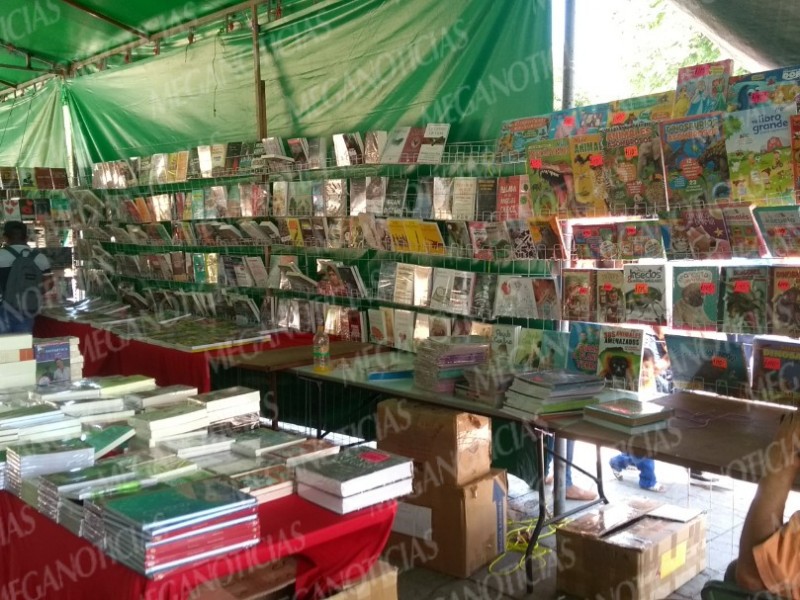 Inicia la Feria de Libros en Juchitán