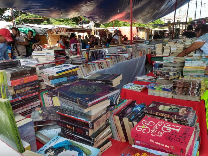 Inicia la Feria de Libros en Juchitán
