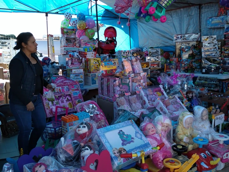 Inicia la feria del juguete en Jiquilpan