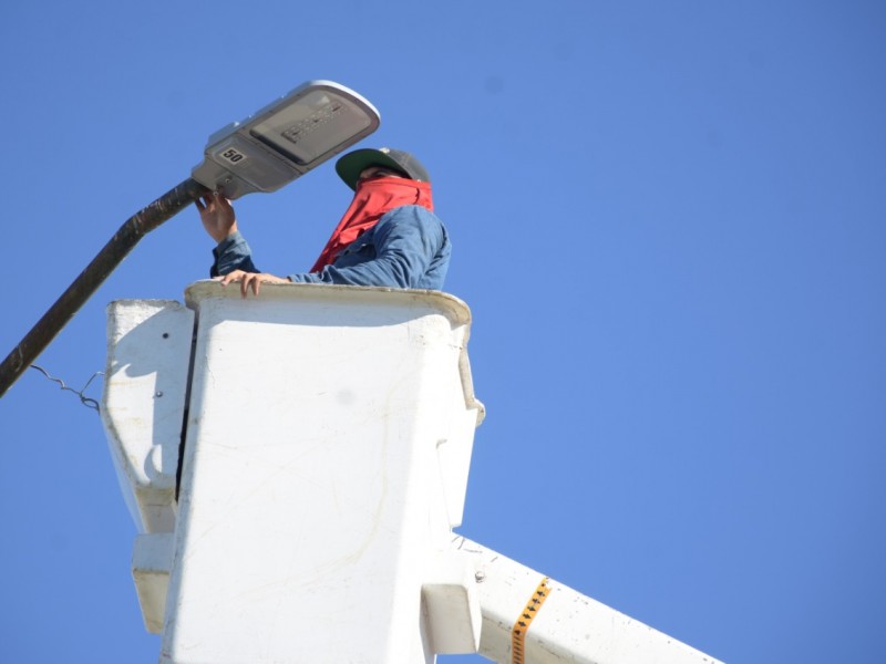 Inicia la instalación de lámparas LED en las Sindicaturas