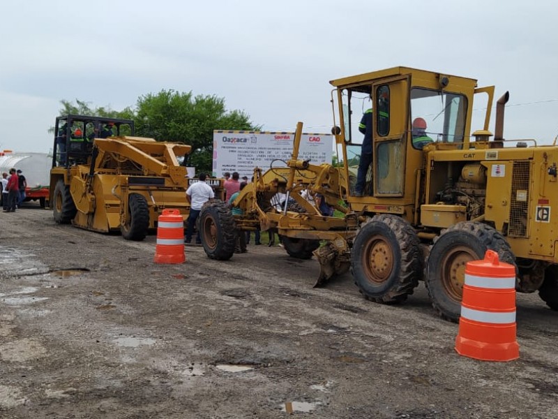 Inicia la reparación de la carretera Juchitán-Unión Hidalgo