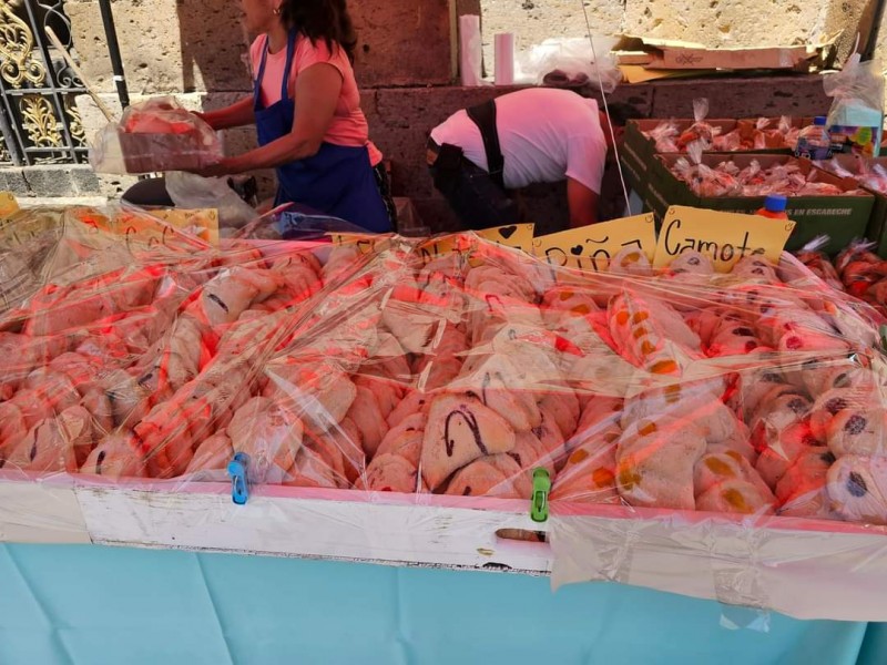 Comienza la 'Semana Santa' con venta de empanadas en Guadalajara