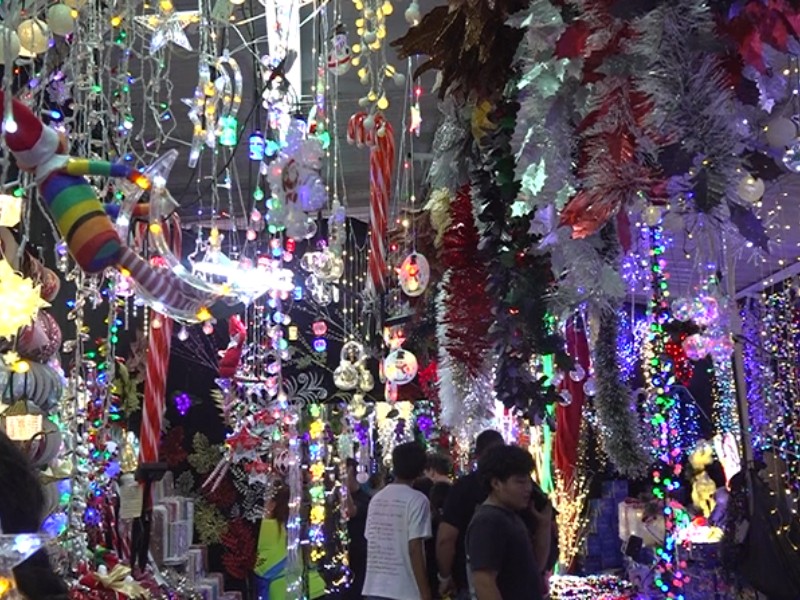 Inicia la temporada de tianguis navideños en Guadalajara