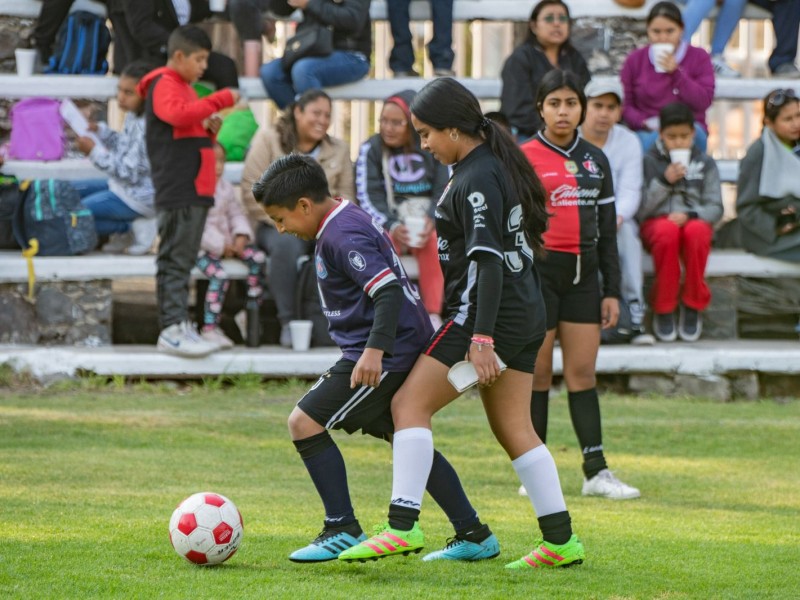 Inicia Liga Infantil y Juvenil de Futbol El Marqués 2023