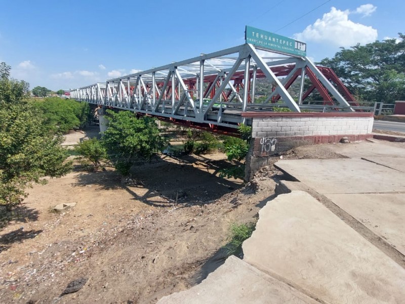 Inicia limpieza del río Tehuantepec; analizan sanciones por tirar basura