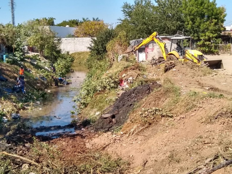 Inicia limpieza y desazolve en arroyo de la colonia “El pípila”