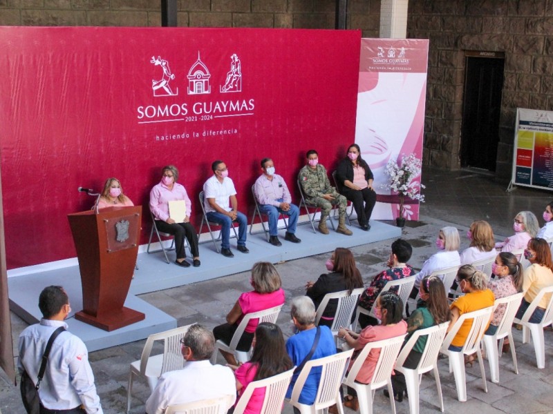 Inicia mes rosa para luchar contra el cáncer de mama