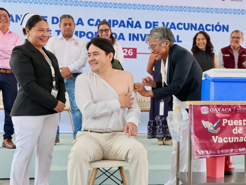 Inicia Oaxaca campaña de vacunación, un millón de dosis para temporada invernal2025-2026