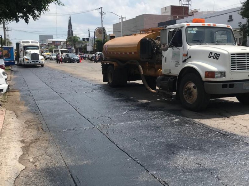 Inicia pavimentación en la calle 5 de mayo en Zamora