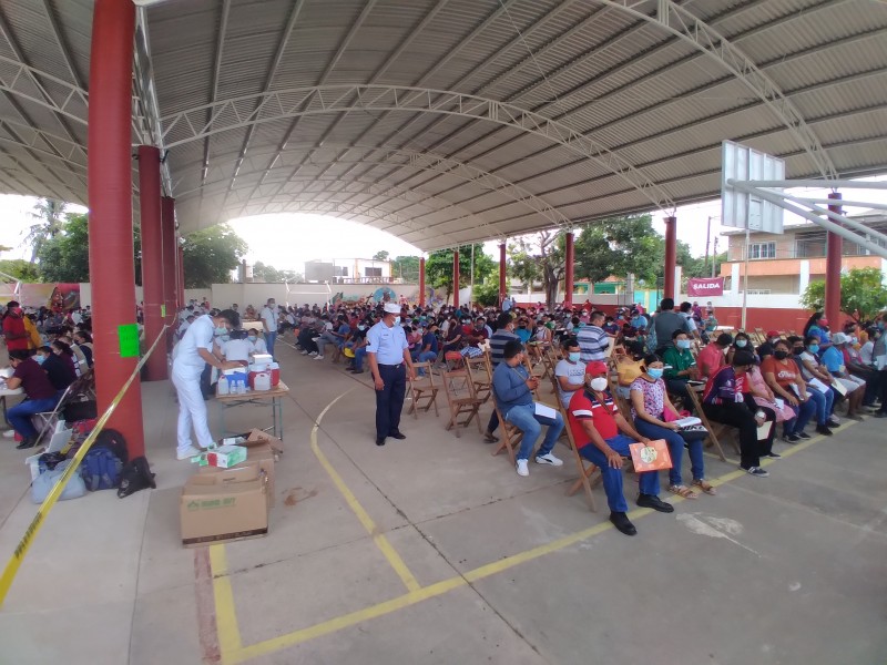 Inicia penúltima jornada de vacunación en Tehuantepec; segundas dosis Pfizer