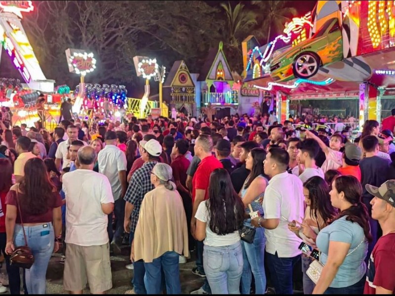Inicia periodo para renovación espacios comerciales en Feria de Colima