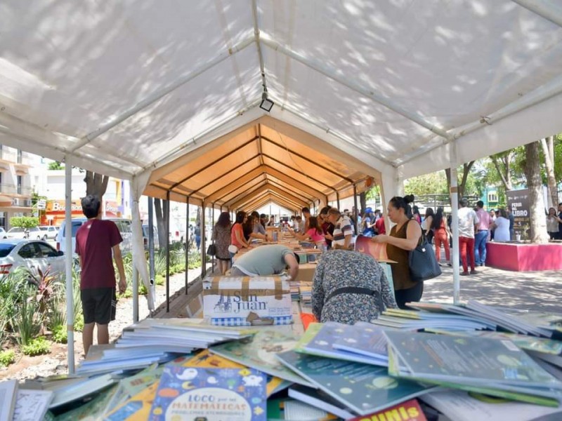 Inicia primer Feria del Libro en Salvador Alvarado
