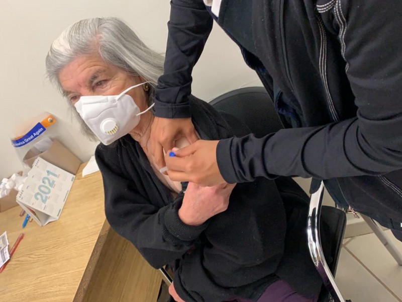 Inicia proceso de vacunación para adultos mayores en Nogales