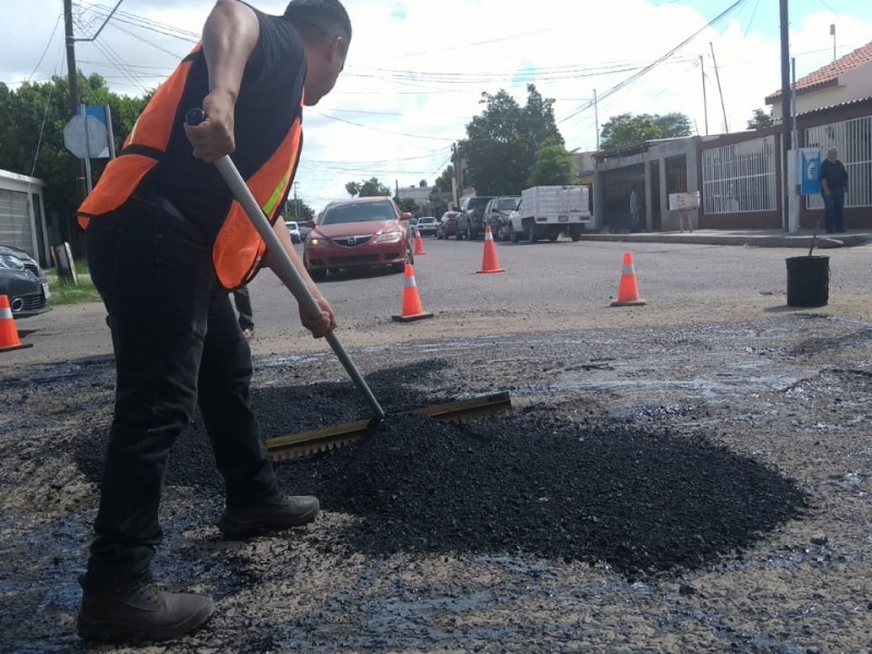 Inicia programa emergente de bacheo