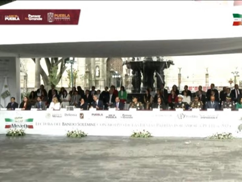 Inicia Puebla mes patrio con lectura del Bando Solemne oficial