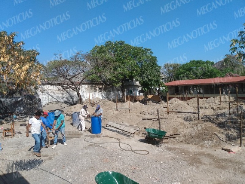 Inicia reconstrucción de escuelas en San Blas, llegan recursos federales