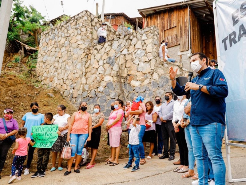 Inicia rehabilitación de caminos afectados en sierra de Zihuatanejo