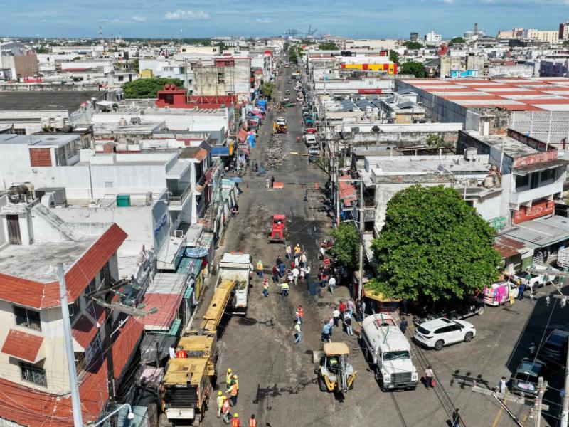 Inicia rehabilitación de la Av. Hidalgo, en la zona de mercados