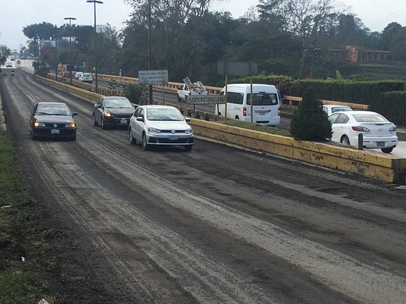 Inicia reparación del puente Río Consolapa en Coatepec