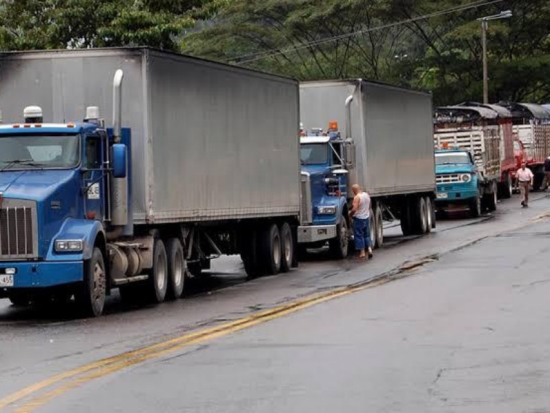 Inicia restricción de ingreso para camiones de carga