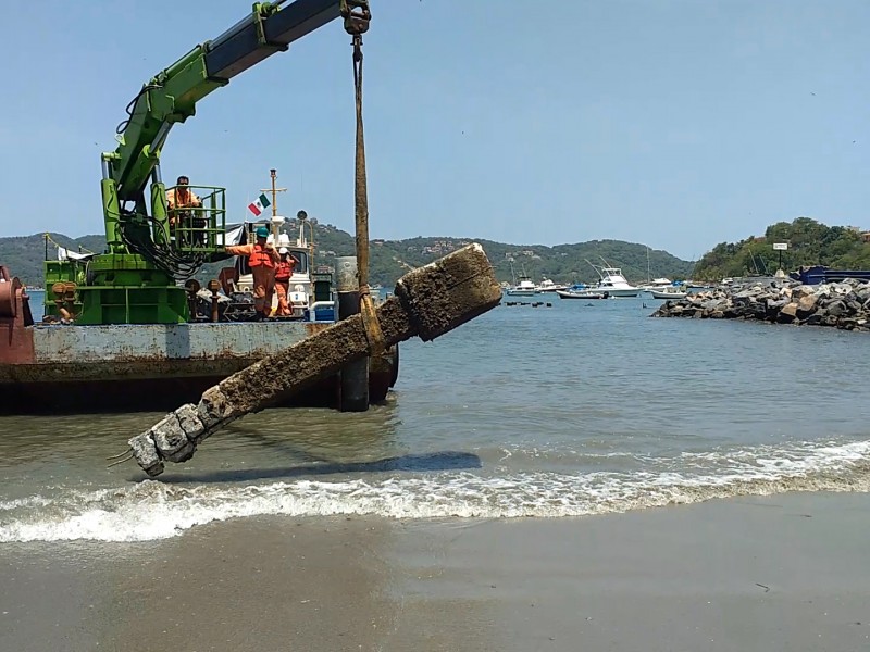 Inicia retiro de pilotes del muelle Principal