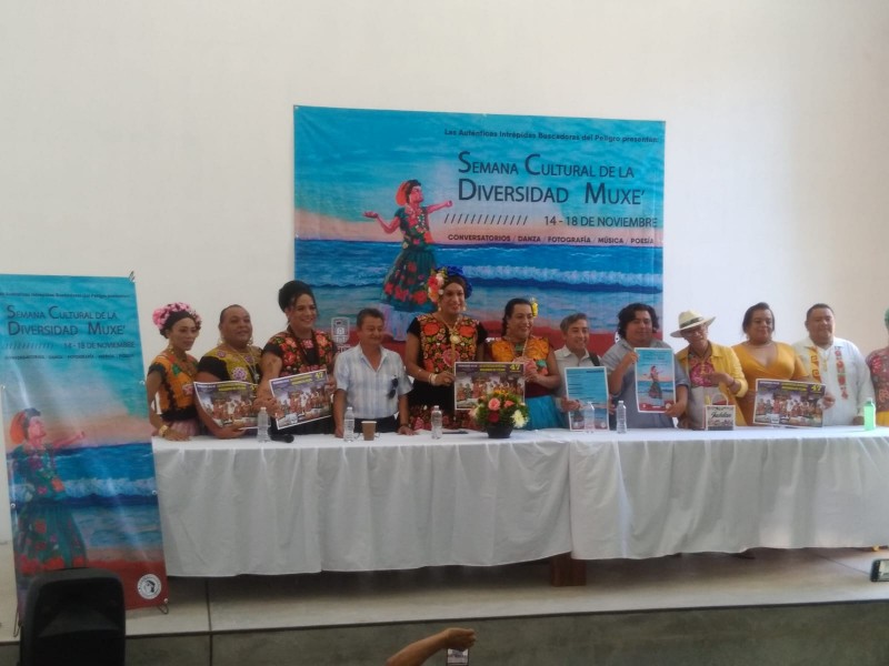 Inicia semana cultural de la diversidad Muxe en Juchitán
