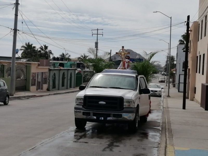 Inicia Semana Santa, con recorrido del Santísimo por calles deCSL