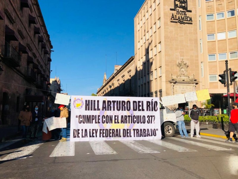 Inicia Sueum plantón en avenida Madero, en Morelia