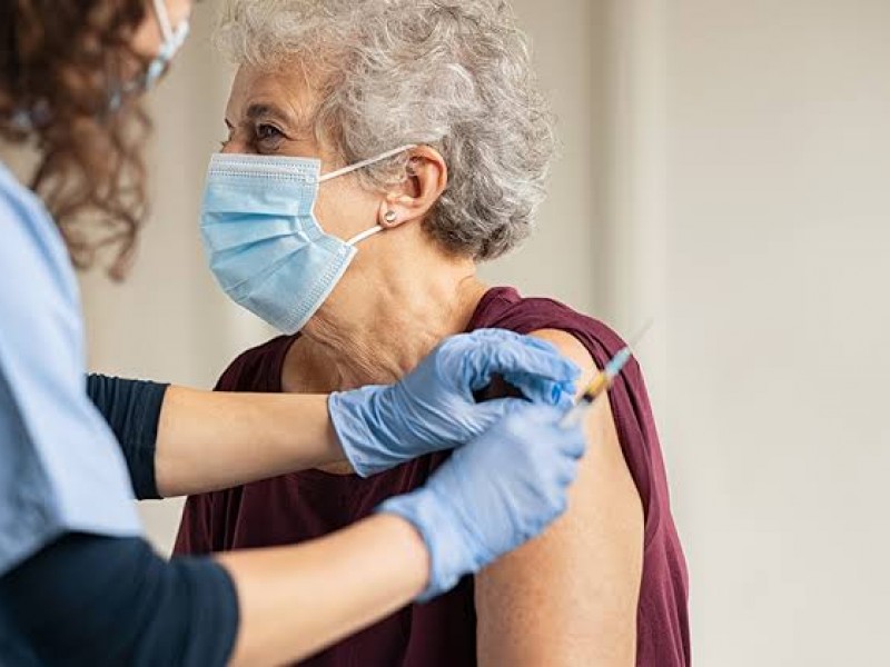 Inicia vacunación contra COVID-19 para adultos mayores de Cadereyta