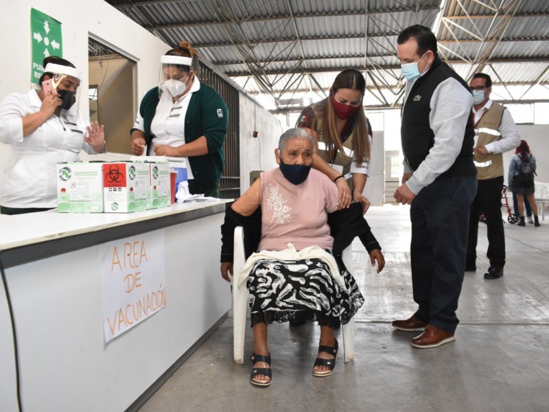 Inicia vacunación contra el covid-19 para adultos mayores en Mocorito