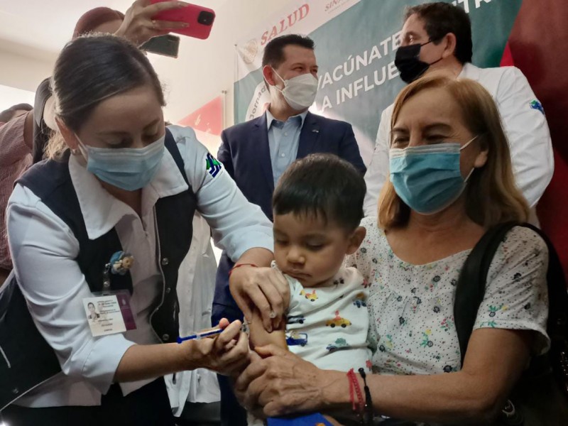 Inicia vacunación contra la influenza en Sinaloa