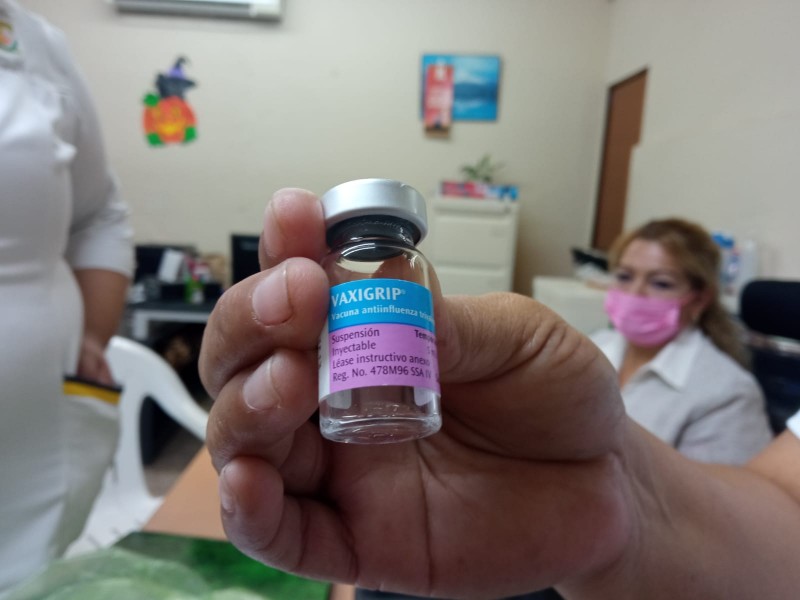 Inicia vacunación contra la influenza H1N1
