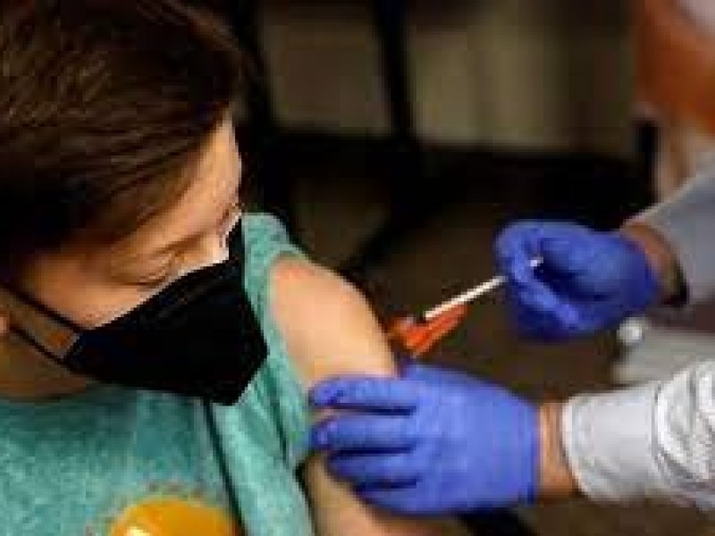 Inicia vacunación COVID a menores de 17 años de Puebla