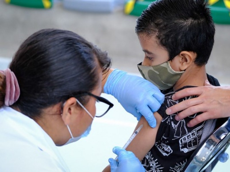 Inicia vacunación de menores contra Covid-19 en CDMX