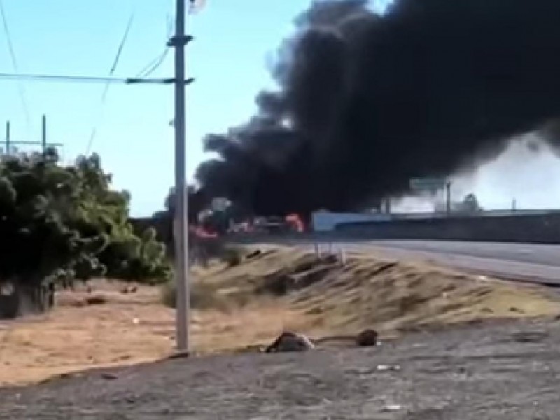 Bloquean México 15 en Las Brisas Guasave