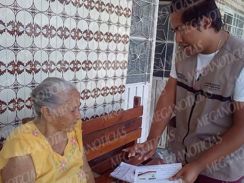 Inician con entrega de tarjetas de programas federales