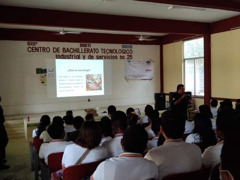 Inician conferencias de prevención de delito en planteles escolares