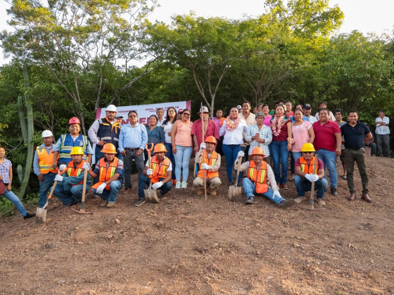 Inician construcción de tanque elevado, mejoran abasto de agua en Tehuantepec