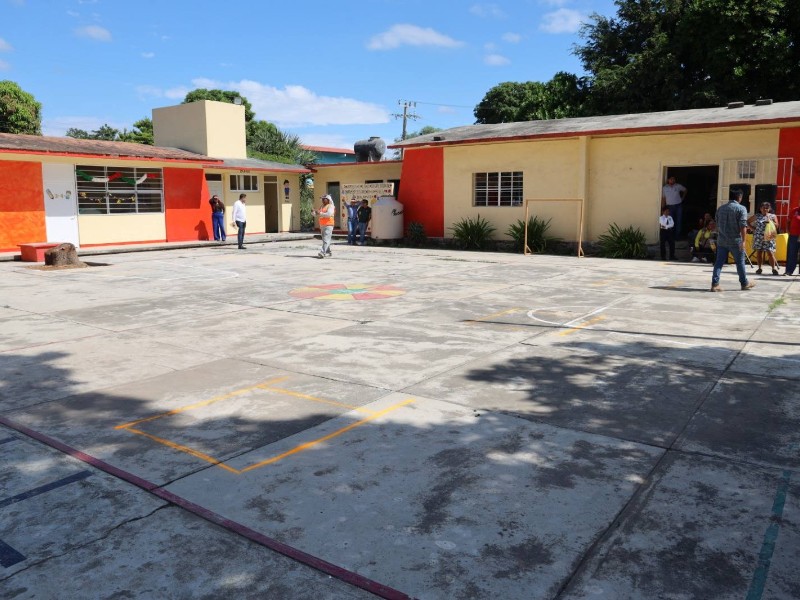 Inician construcción de techado escolar de San José del Palmar