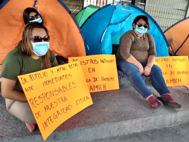 Maestras interinas inician huelga de hambre en Chiapas