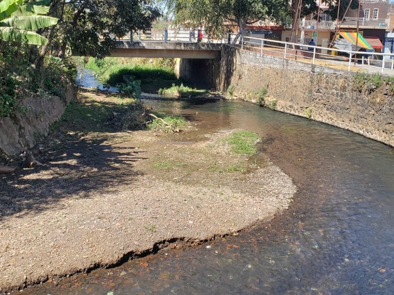 Inician labores de limpieza en canales y ríos de Jacona