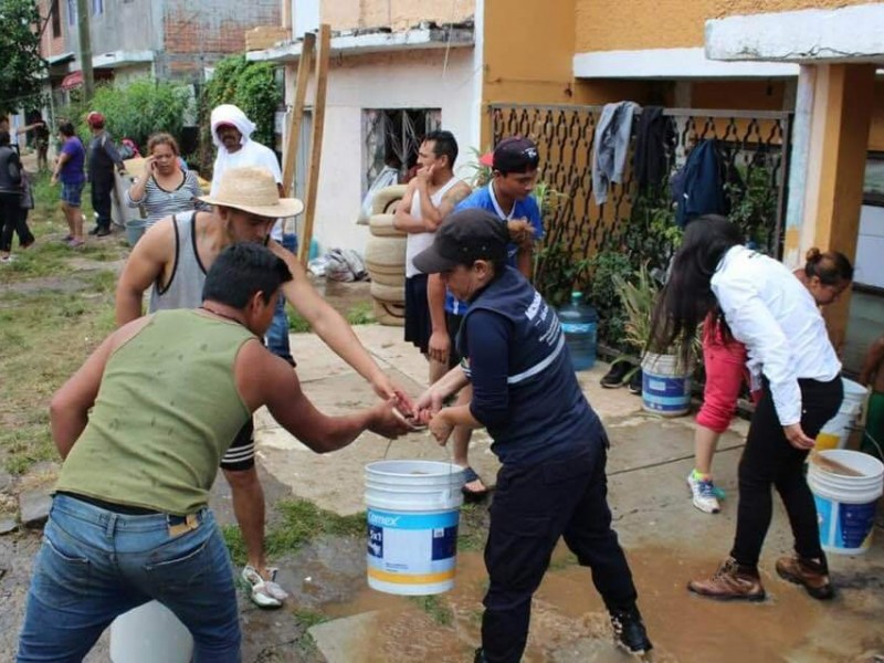 Inician labores de limpieza en colonias inundadas