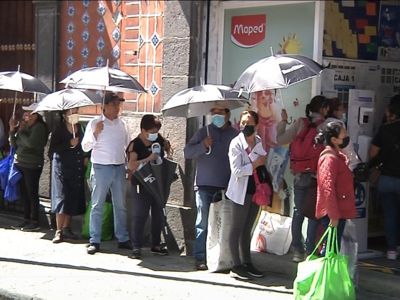 Inician las compras de último momento de listas escolares