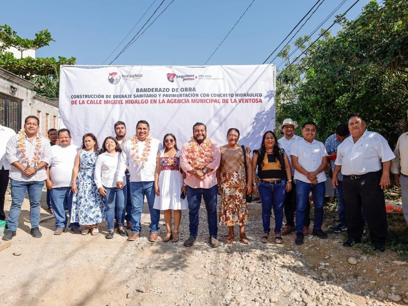 Inician obras de drenaje y pavimentación en la agencia La Ventosa, Juchiteco