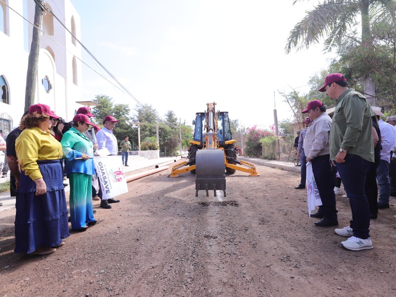 Inician obras de pavimentación en tres comunidades de Guasave