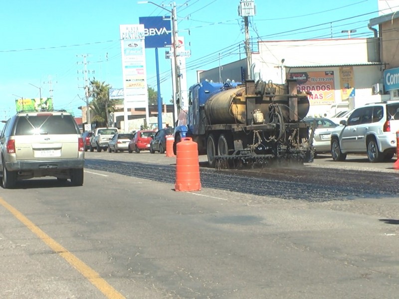 obras de bacheo en periférico Colosio.